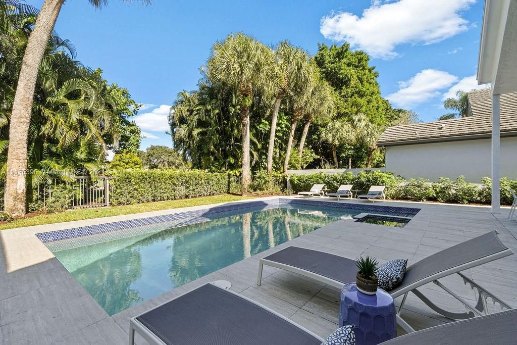 Recently Sold: $2,700,000 (3 beds, 4 baths, 2692 Square Feet)