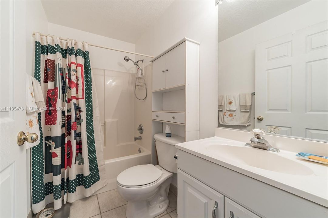 Recently Sold: $298,000 (3 beds, 2 baths, 1120 Square Feet)