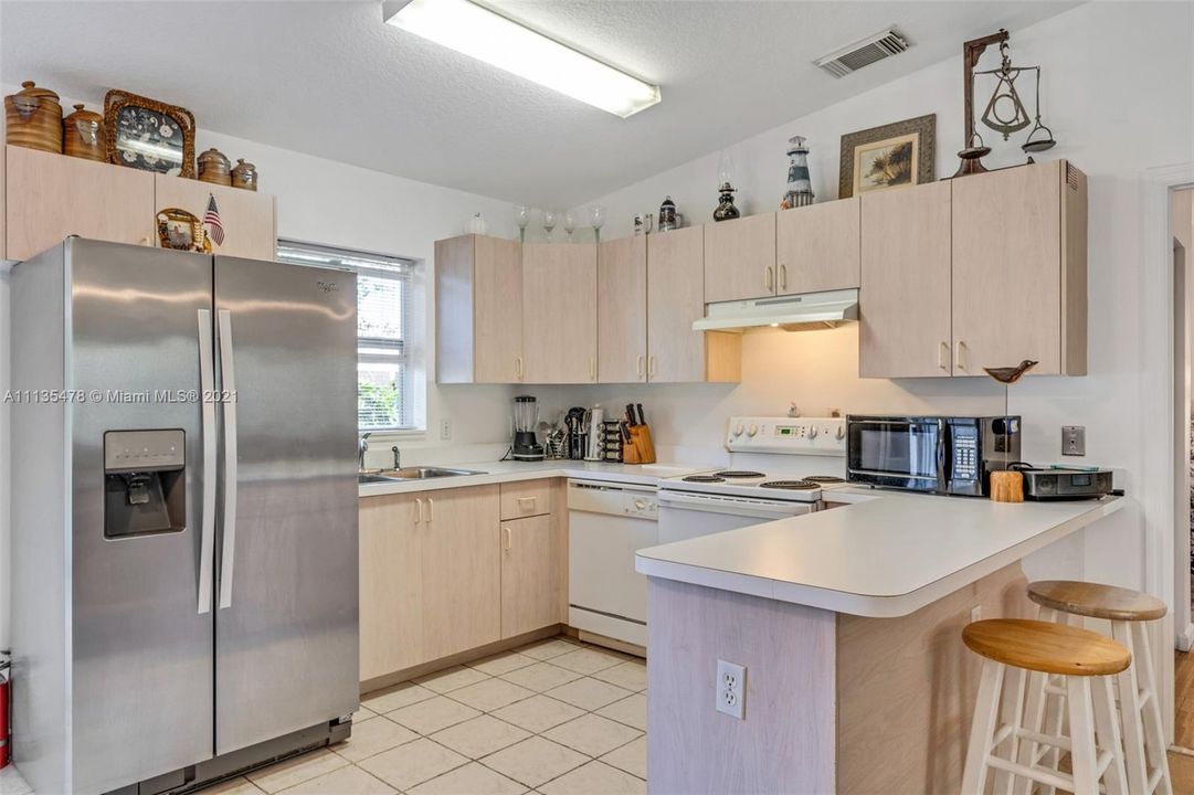 Recently Sold: $298,000 (3 beds, 2 baths, 1120 Square Feet)
