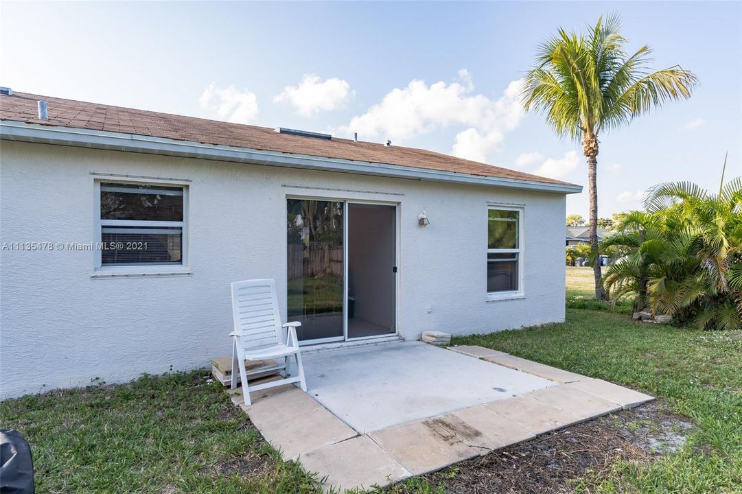 Recently Sold: $298,000 (3 beds, 2 baths, 1120 Square Feet)
