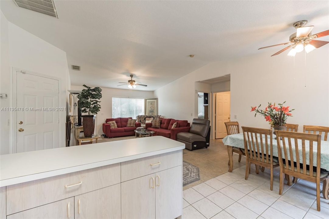 Recently Sold: $298,000 (3 beds, 2 baths, 1120 Square Feet)
