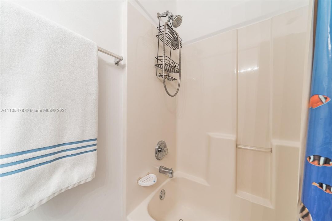 Recently Sold: $298,000 (3 beds, 2 baths, 1120 Square Feet)