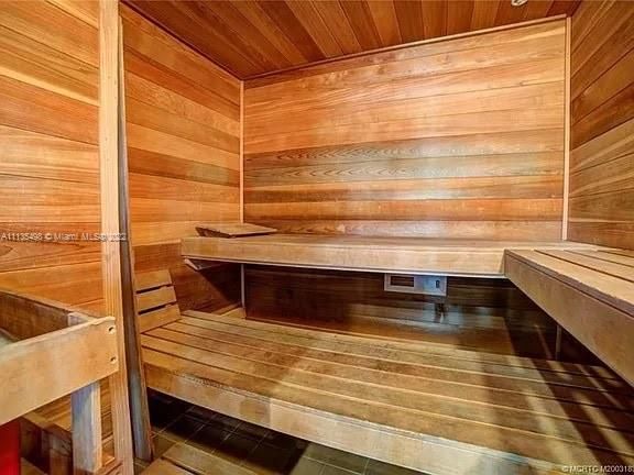 Vendido Recientemente: $427,000 (2 camas, 2 baños, 1224 Pies cuadrados)