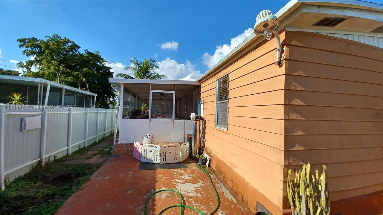 Vendido Recientemente: $225,000 (3 camas, 2 baños, 1440 Pies cuadrados)