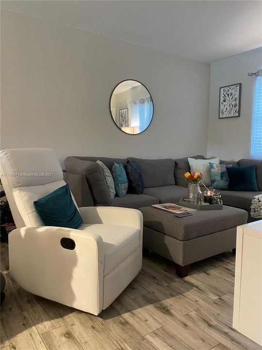 Vendido Recientemente: $182,500 (2 camas, 2 baños, 822 Pies cuadrados)