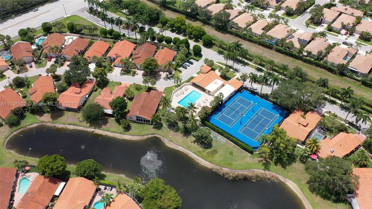 Недавно продано: $650,000 (3 спален, 2 ванн, 2268 Квадратных фут)