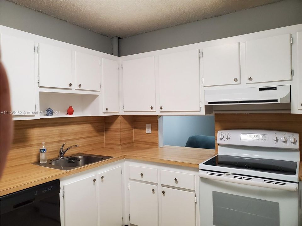 Recientemente alquilado: $1,350 (1 camas, 1 baños, 710 Pies cuadrados)