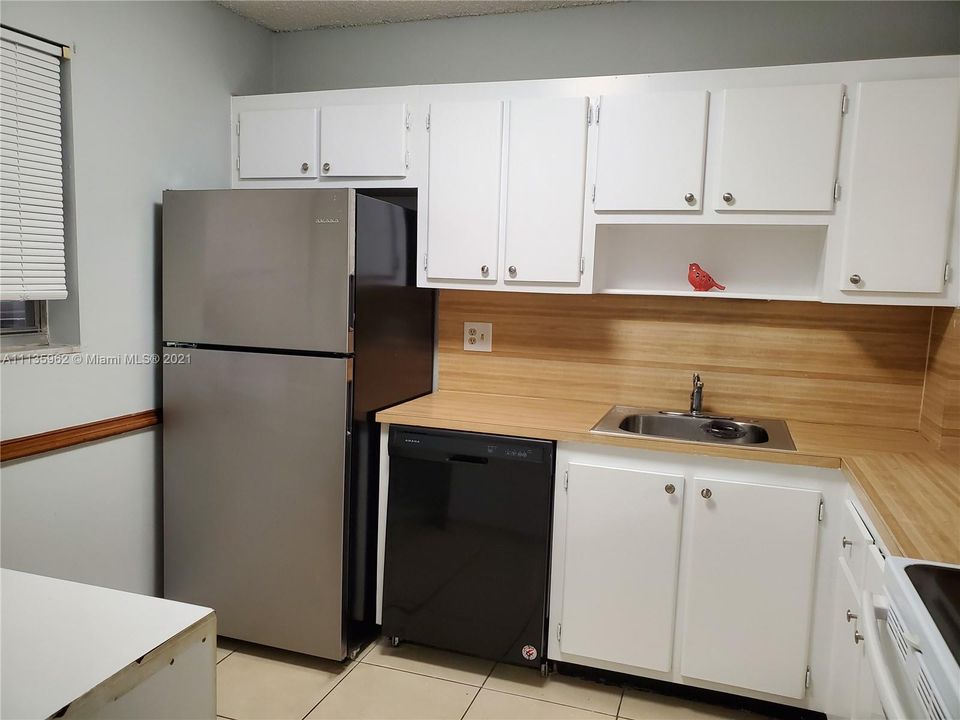 Recientemente alquilado: $1,350 (1 camas, 1 baños, 710 Pies cuadrados)