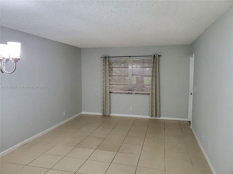 Recientemente alquilado: $1,350 (1 camas, 1 baños, 710 Pies cuadrados)