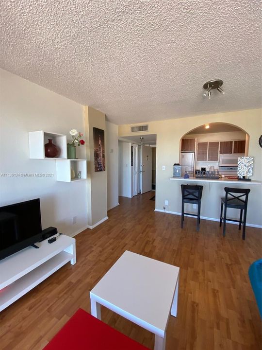 Recently Rented: $1,400 (1 beds, 1 baths, 630 Square Feet)