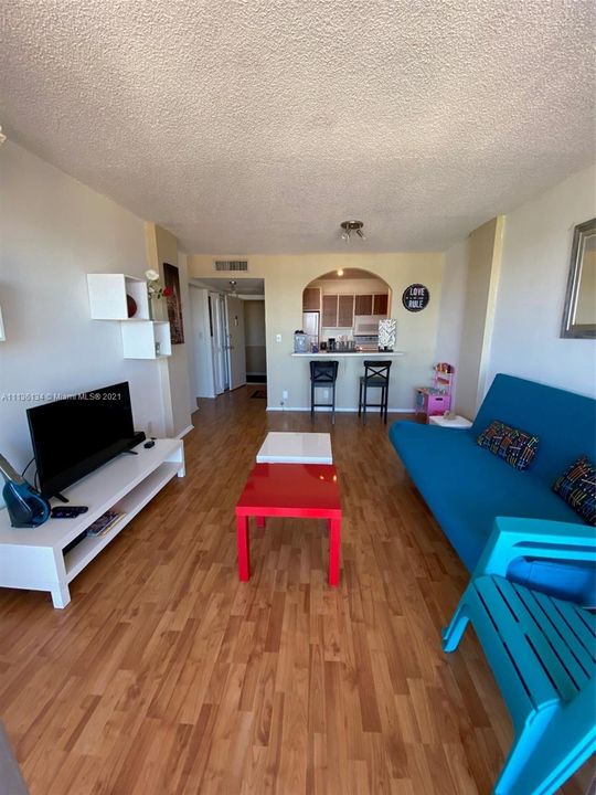 Recently Rented: $1,400 (1 beds, 1 baths, 630 Square Feet)