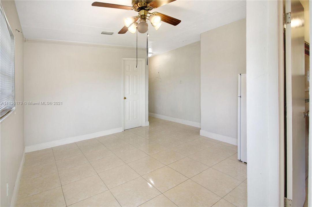 Recently Rented: $980 (0 beds, 1 baths, 250 Square Feet)