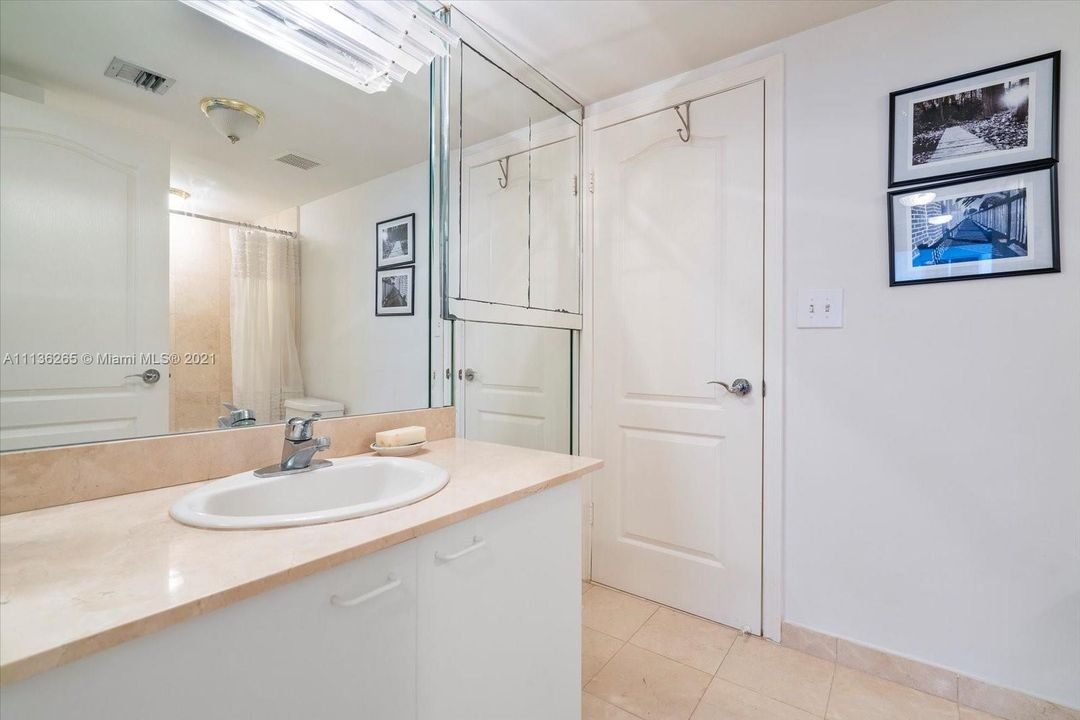 Recently Sold: $789,000 (2 beds, 2 baths, 1510 Square Feet)