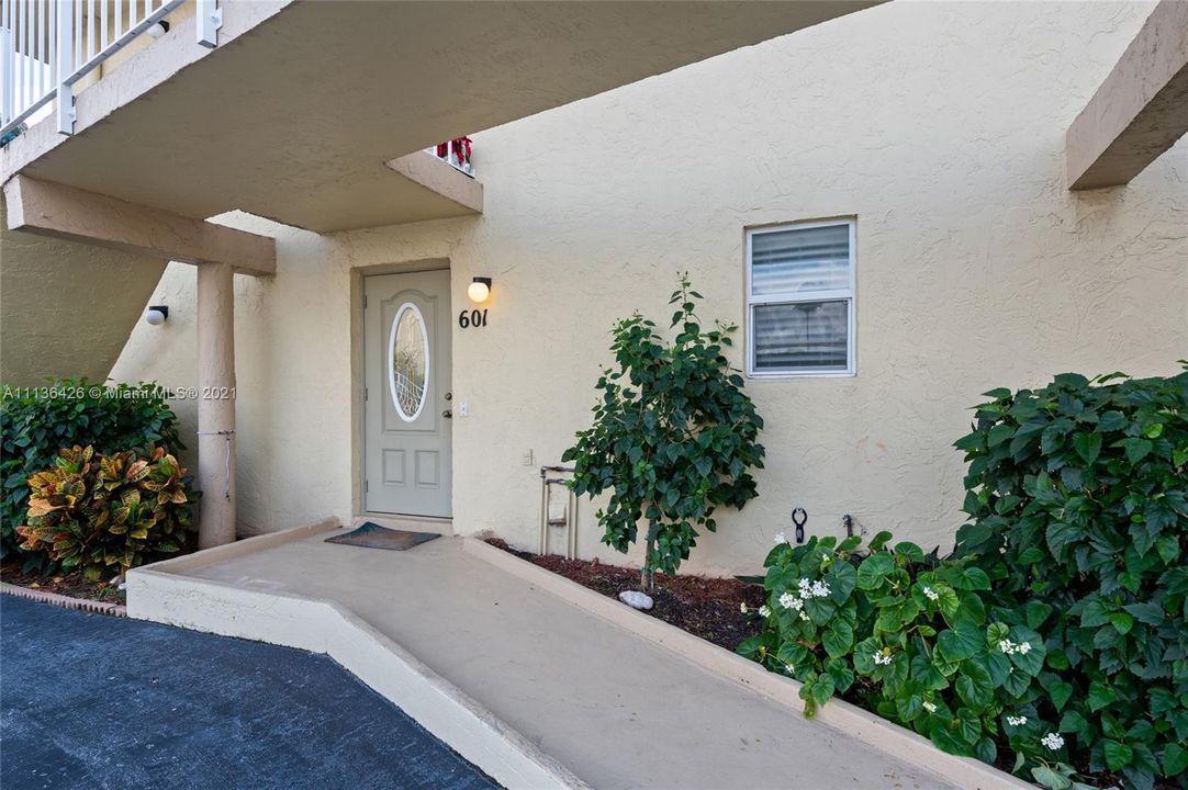 Recently Sold: $309,000 (2 beds, 2 baths, 1404 Square Feet)