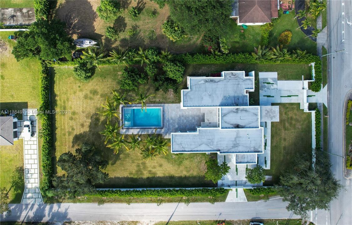 Vendido Recientemente: $2,800,000 (6 camas, 6 baños, 4648 Pies cuadrados)