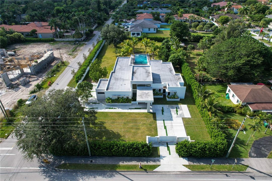 Vendido Recientemente: $2,800,000 (6 camas, 6 baños, 4648 Pies cuadrados)