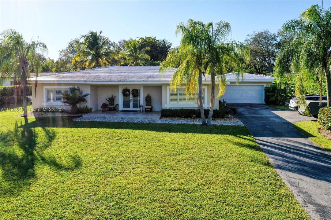 Recently Sold: $1,683,000 (4 beds, 3 baths, 1772 Square Feet)
