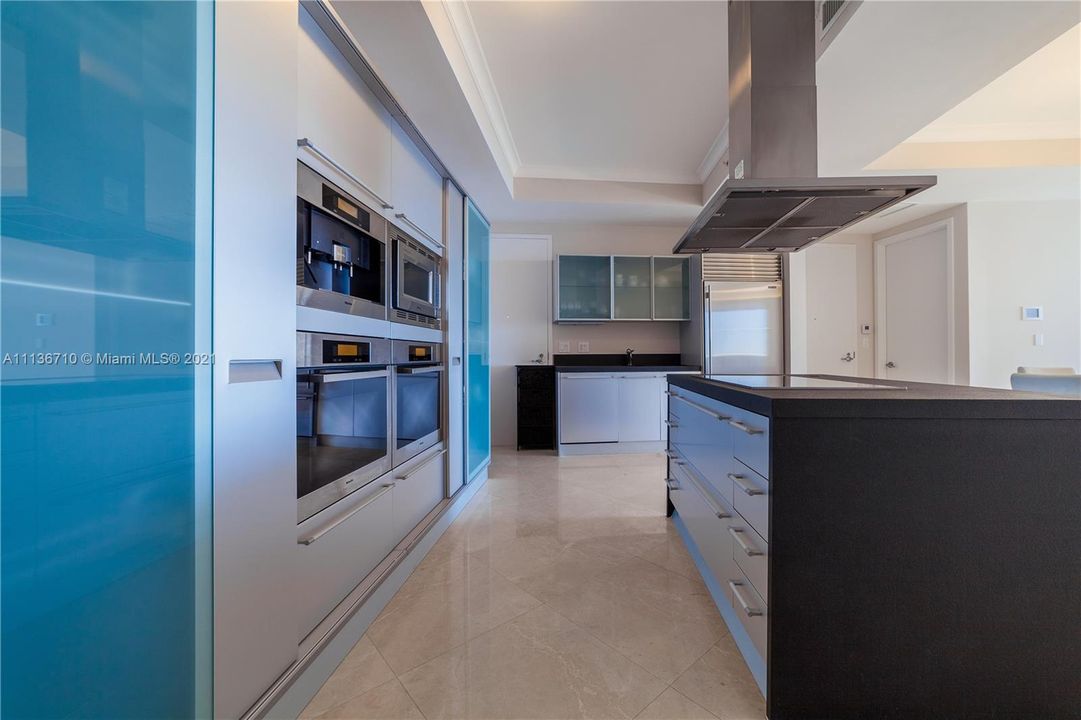 最近售出: $1,445,000 (2 贝兹, 2 浴室, 1614 平方英尺)