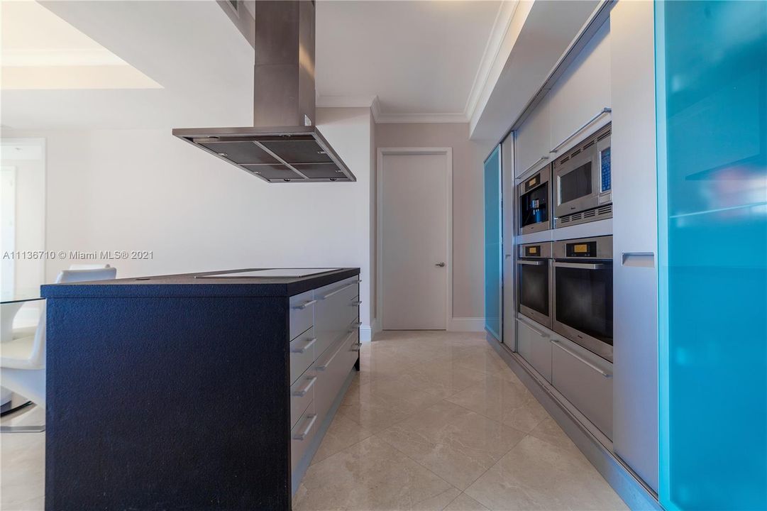 最近售出: $1,445,000 (2 贝兹, 2 浴室, 1614 平方英尺)