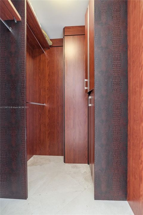 最近售出: $1,445,000 (2 贝兹, 2 浴室, 1614 平方英尺)