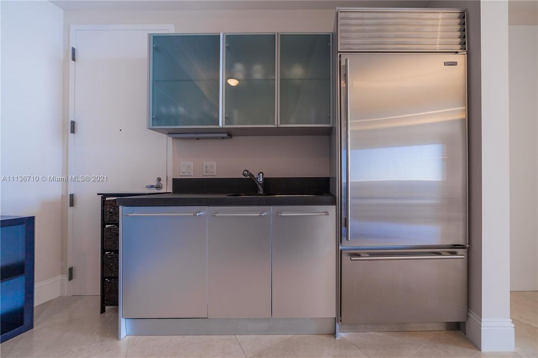 最近售出: $1,445,000 (2 贝兹, 2 浴室, 1614 平方英尺)