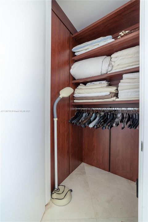 最近售出: $1,445,000 (2 贝兹, 2 浴室, 1614 平方英尺)