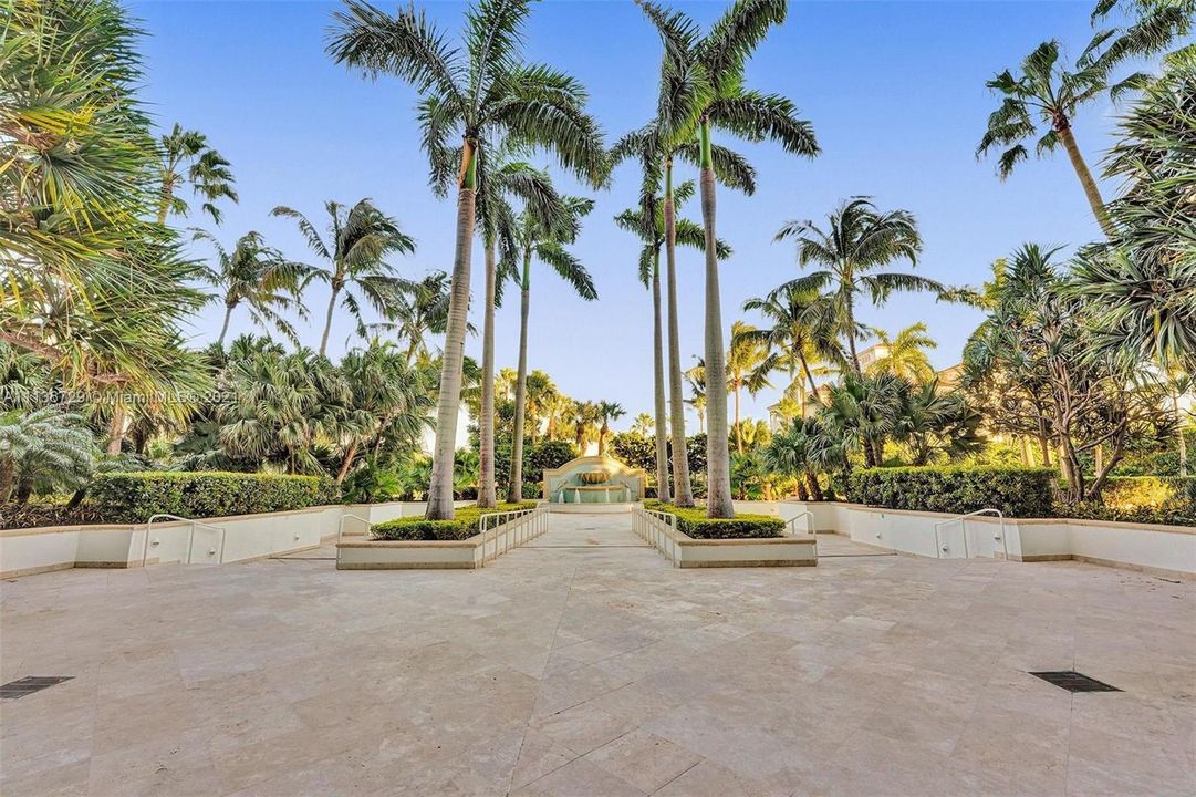 Recently Sold: $2,650,000 (3 beds, 4 baths, 3320 Square Feet)