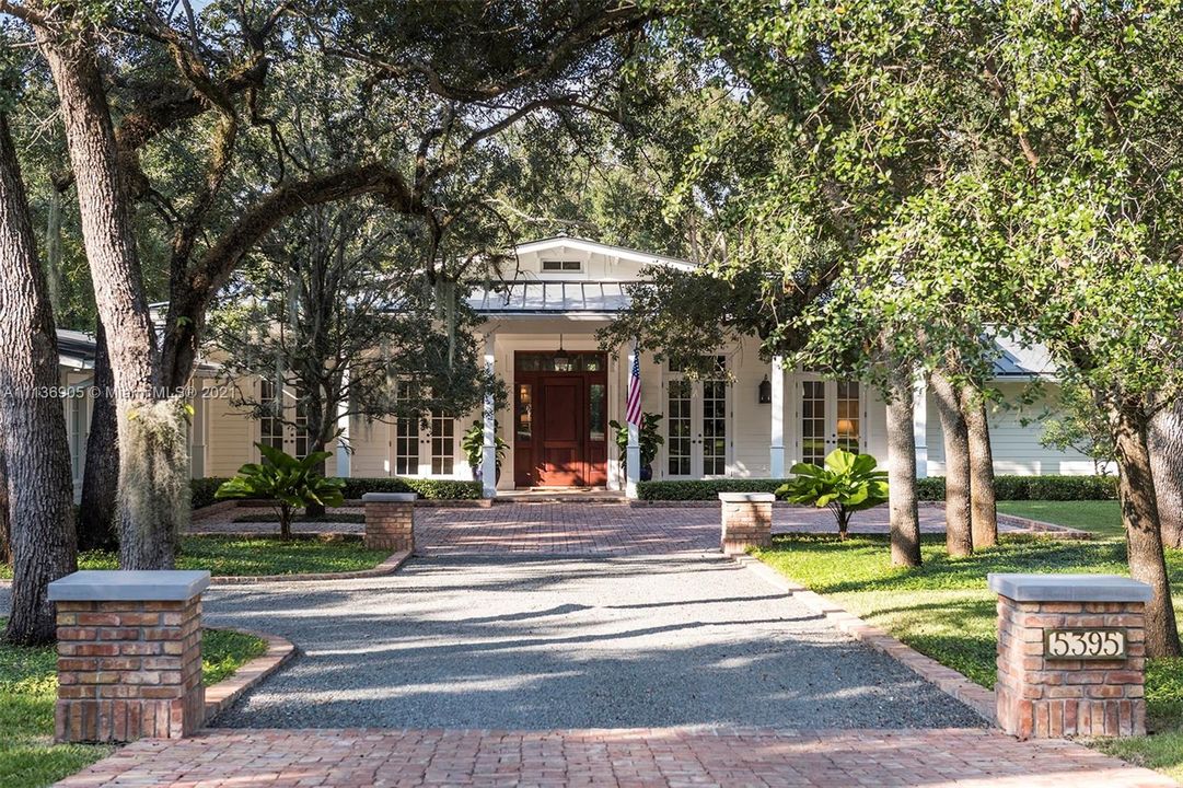 Recently Sold: $4,995,000 (5 beds, 3 baths, 5168 Square Feet)
