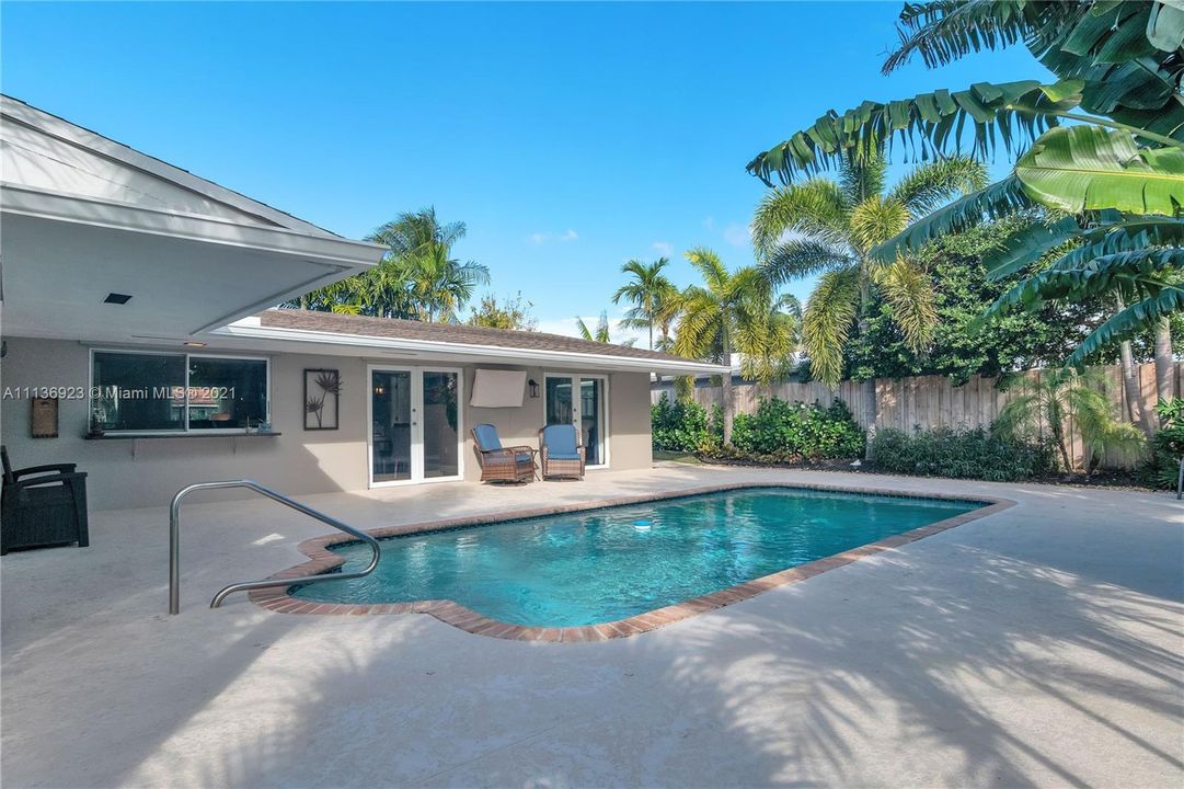 Recently Sold: $680,000 (3 beds, 2 baths, 1533 Square Feet)