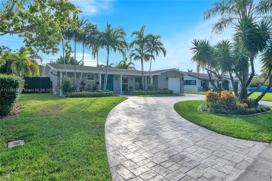 Recently Sold: $680,000 (3 beds, 2 baths, 1533 Square Feet)