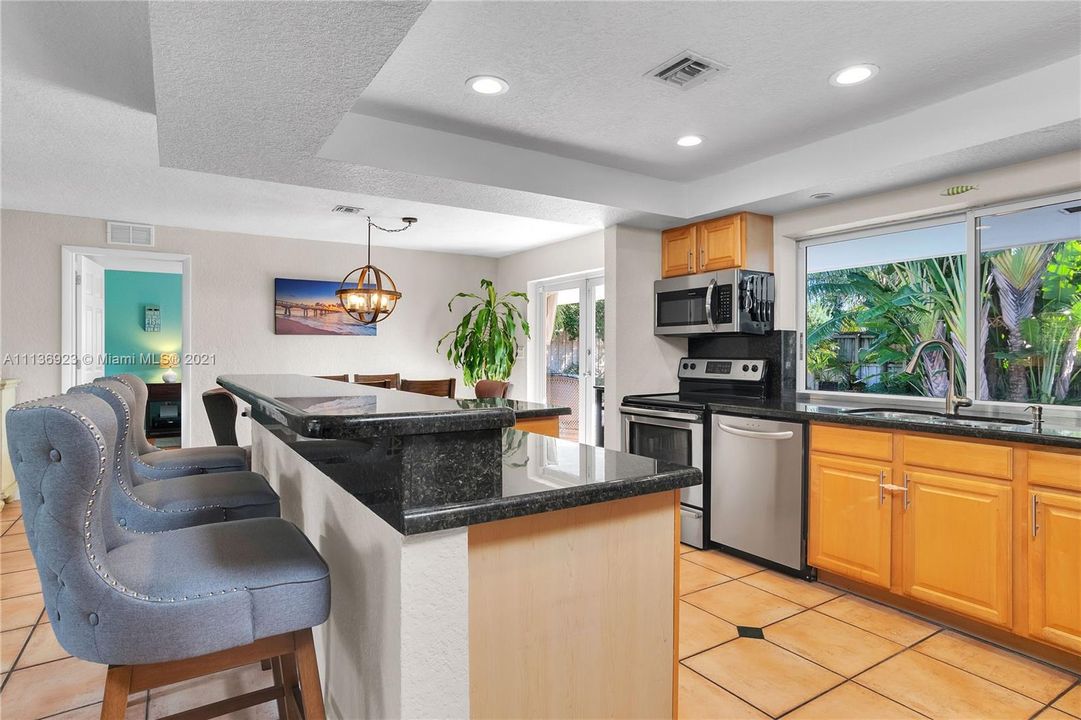 Recently Sold: $680,000 (3 beds, 2 baths, 1533 Square Feet)