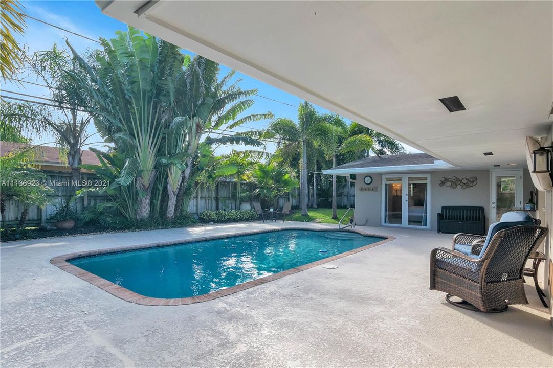 Recently Sold: $680,000 (3 beds, 2 baths, 1533 Square Feet)