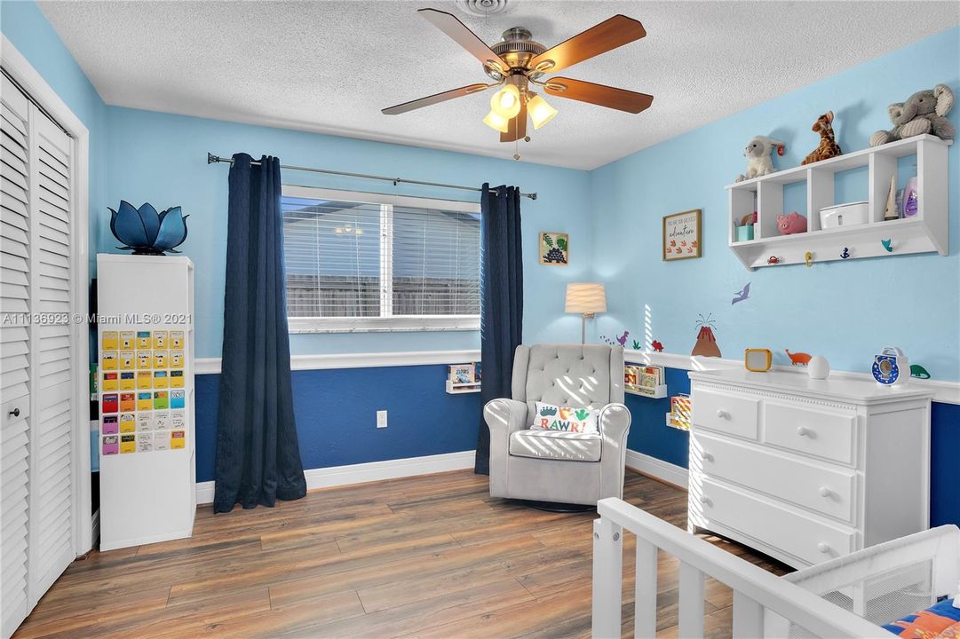 Recently Sold: $680,000 (3 beds, 2 baths, 1533 Square Feet)