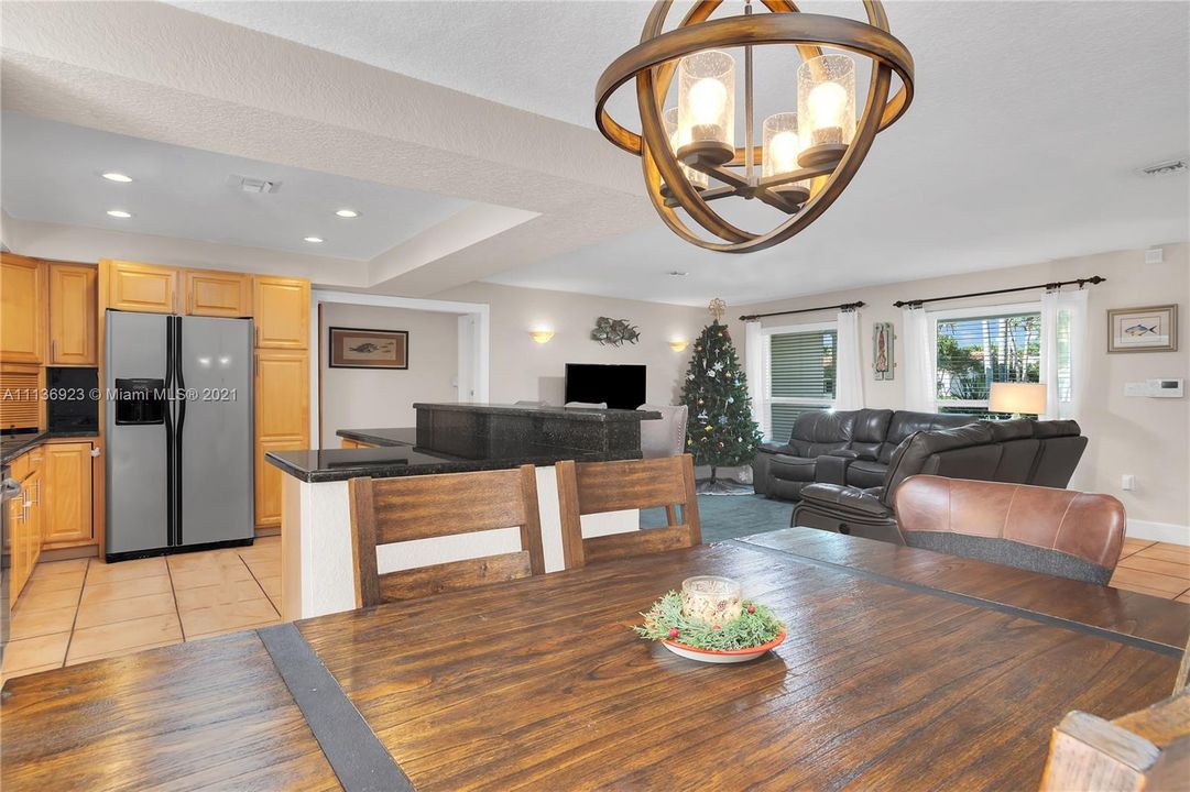 Recently Sold: $680,000 (3 beds, 2 baths, 1533 Square Feet)