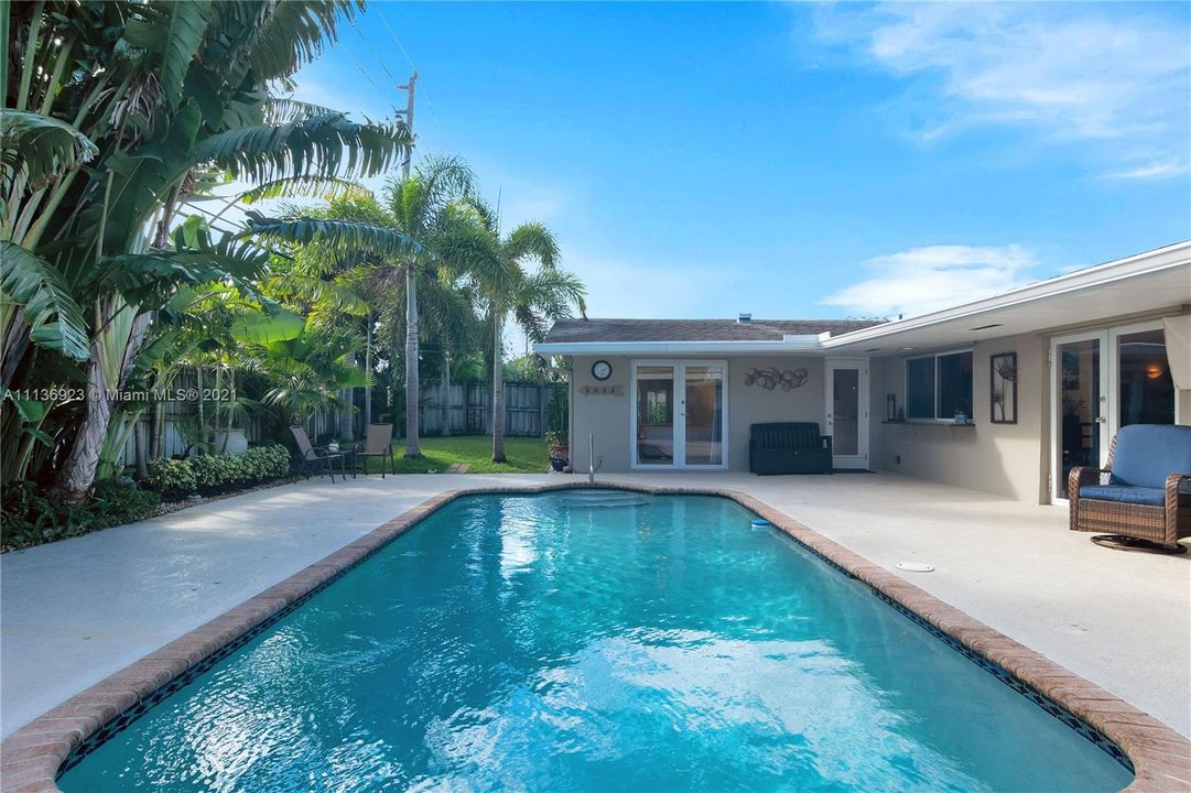 Recently Sold: $680,000 (3 beds, 2 baths, 1533 Square Feet)