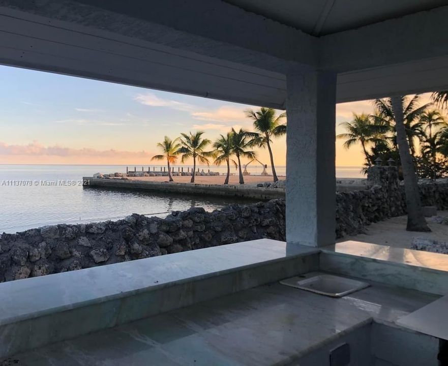 Recently Sold: $2,700,000 (3 beds, 4 baths, 2124 Square Feet)