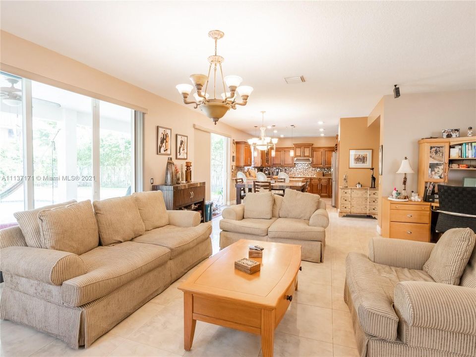 Recently Sold: $949,900 (5 beds, 4 baths, 3696 Square Feet)