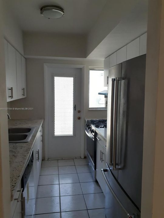 Recently Rented: $1,725 (1 beds, 1 baths, 620 Square Feet)