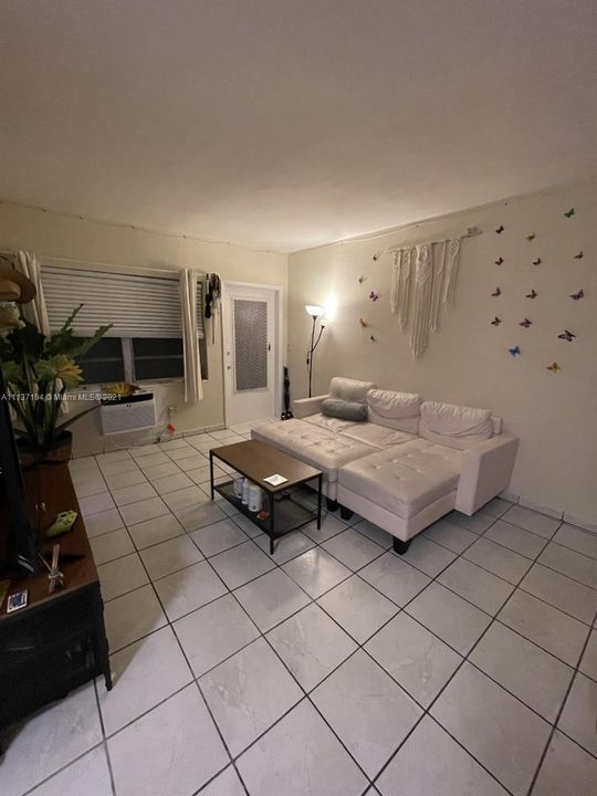 Recently Rented: $1,725 (1 beds, 1 baths, 620 Square Feet)