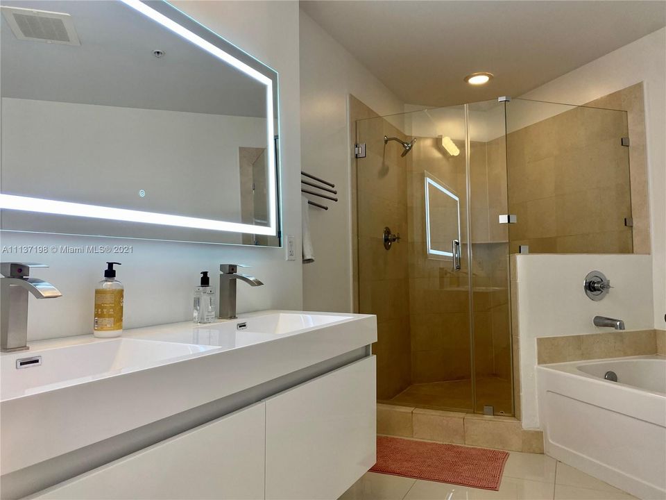 Недавно арендовано: $4,300 (2 спален, 2 ванн, 1099 Квадратных фут)