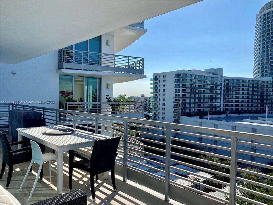 Recently Sold: $2,650,000 (3 beds, 3 baths, 1842 Square Feet)