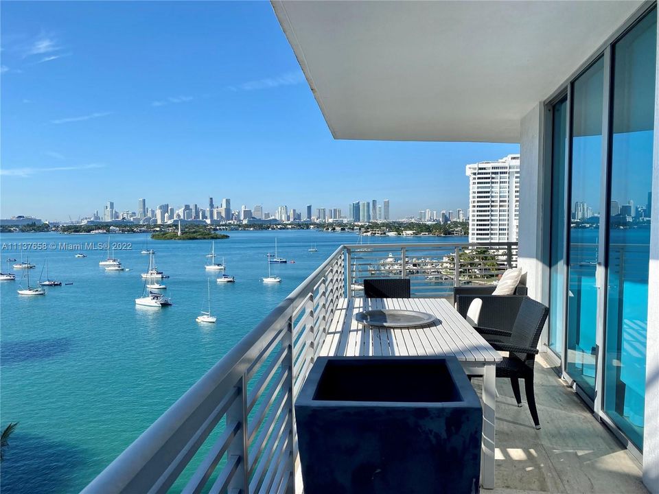 Recently Sold: $2,650,000 (3 beds, 3 baths, 1842 Square Feet)