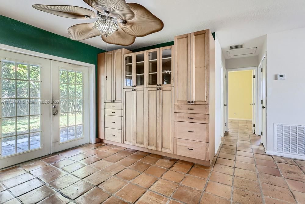 Recently Sold: $354,900 (3 beds, 2 baths, 1190 Square Feet)