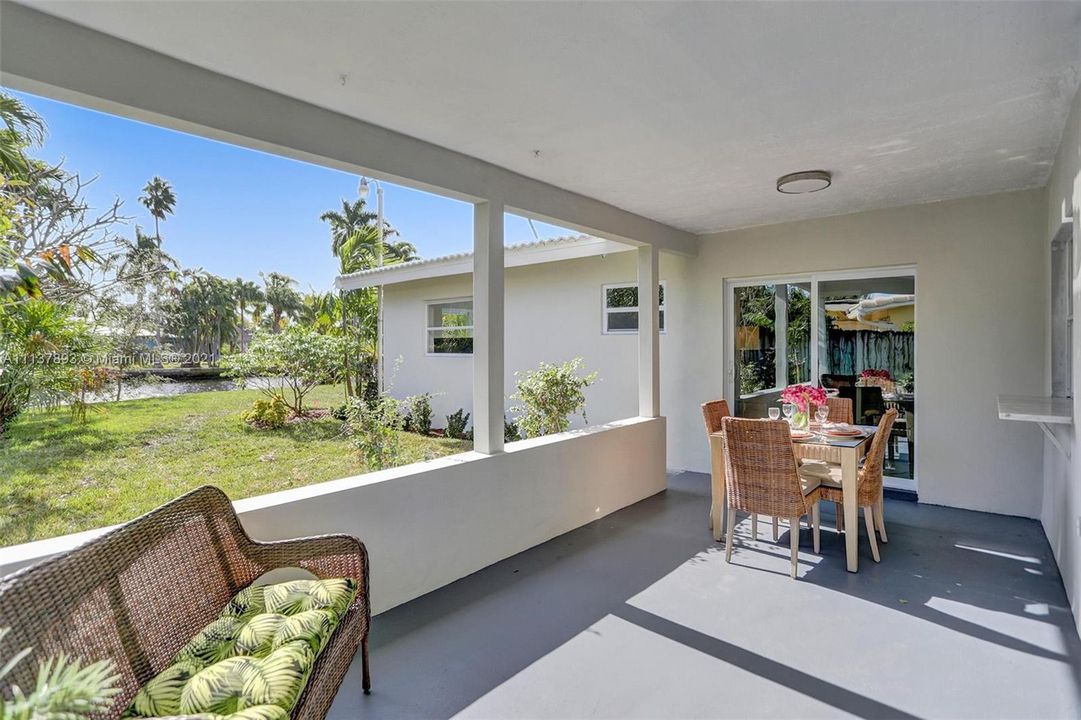 Recently Sold: $899,000 (3 beds, 2 baths, 1634 Square Feet)