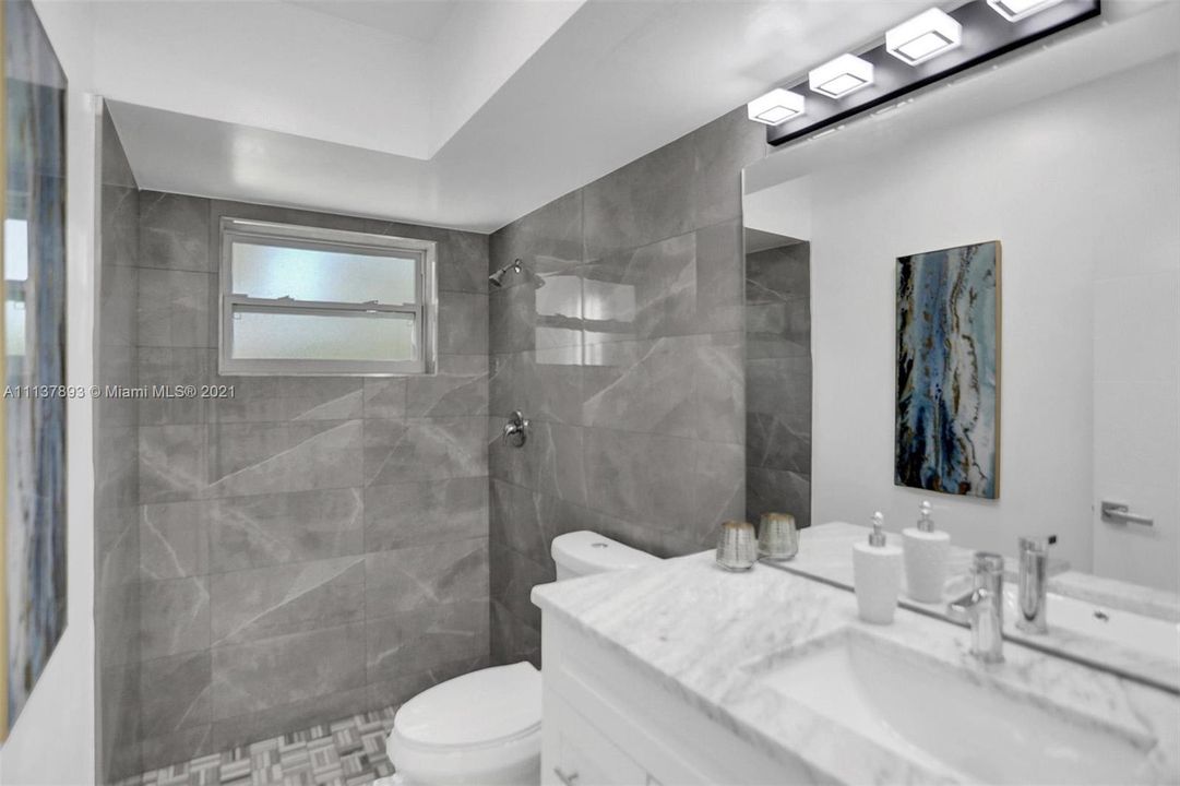 最近售出: $899,000 (3 贝兹, 2 浴室, 1634 平方英尺)