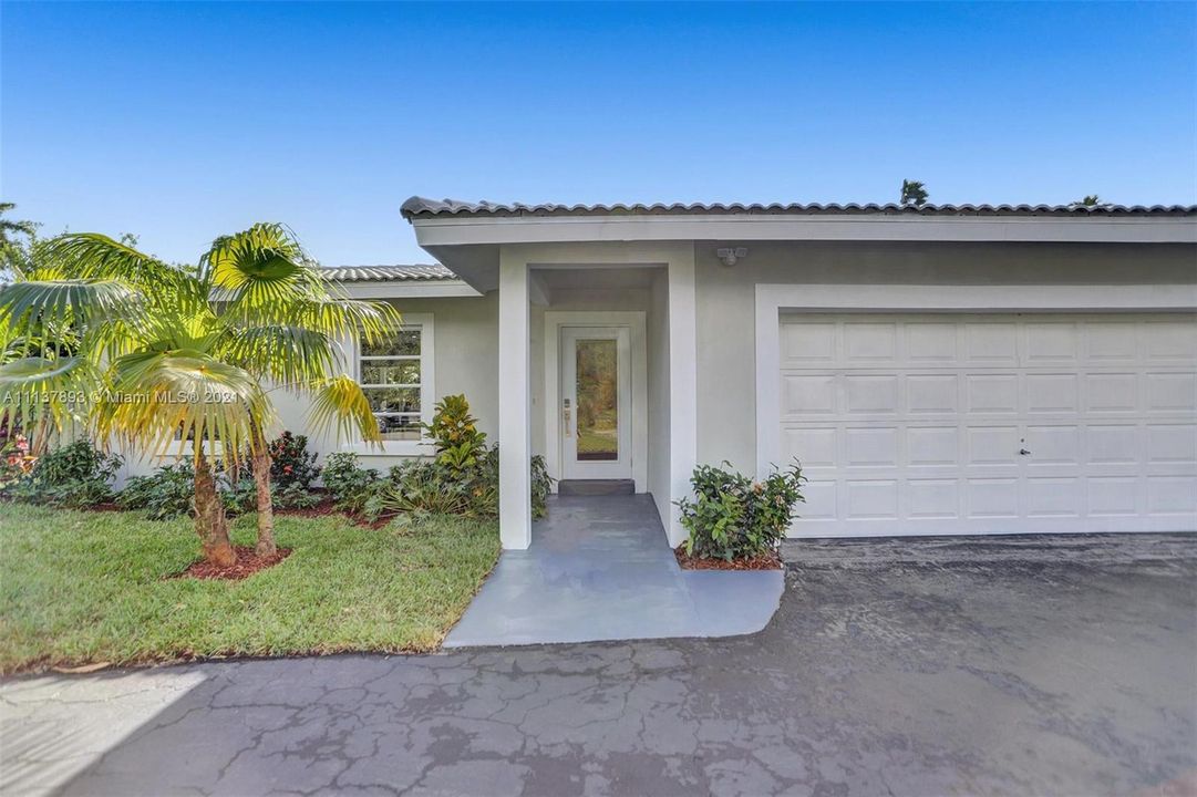 Recently Sold: $899,000 (3 beds, 2 baths, 1634 Square Feet)