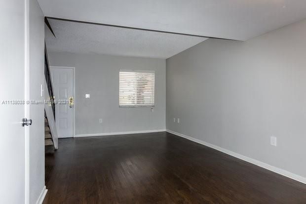 Recently Rented: $1,790 (2 beds, 1 baths, 914 Square Feet)