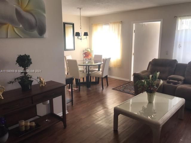 Recently Sold: $114,999 (1 beds, 1 baths, 750 Square Feet)