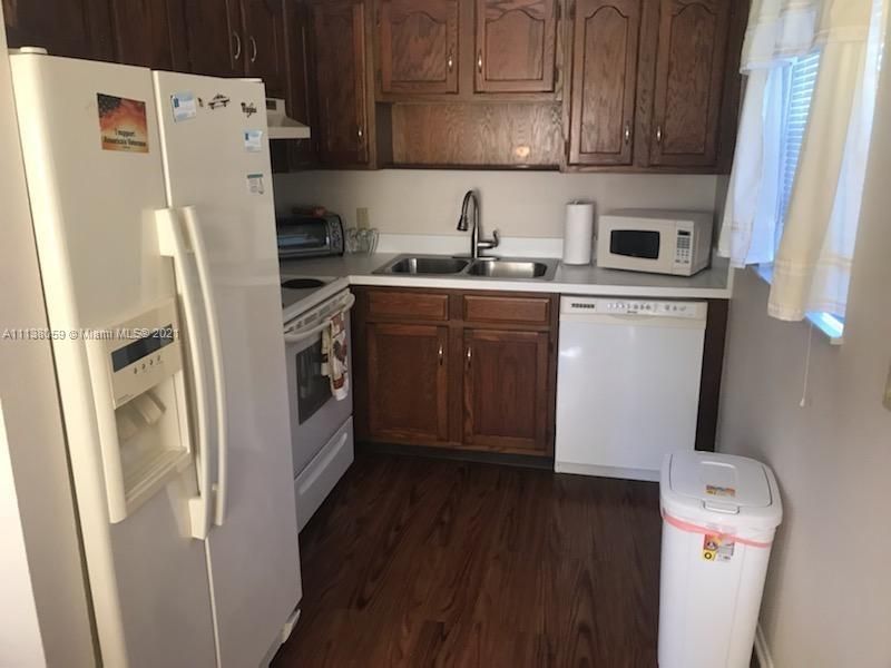 Recently Sold: $114,999 (1 beds, 1 baths, 750 Square Feet)