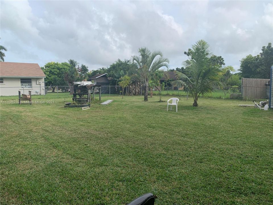 Vendido Recientemente: $304,000 (3 camas, 2 baños, 1176 Pies cuadrados)